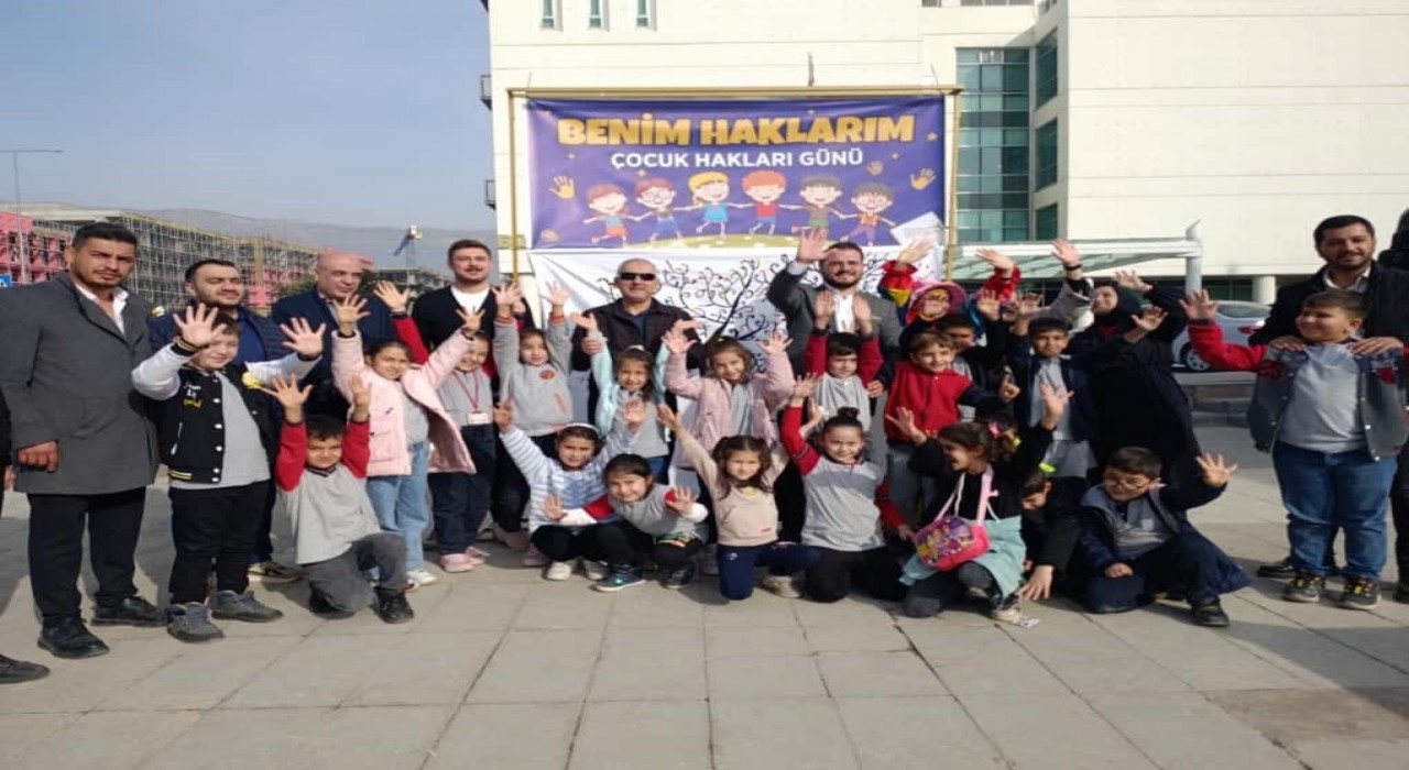 Kahramanmaraşlı minikler, Dünya Çocuk Hakları Gününü kutladı