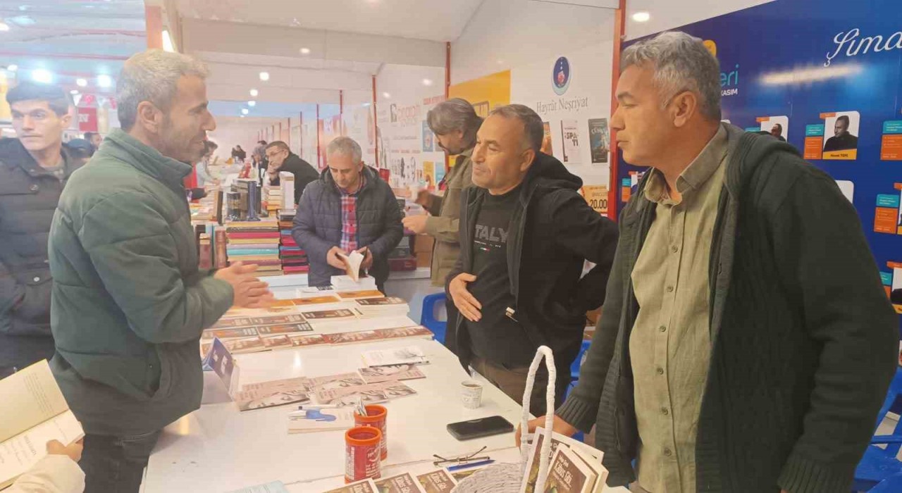 Kahtada açılan ilk kitap fuarına yoğun ilgi