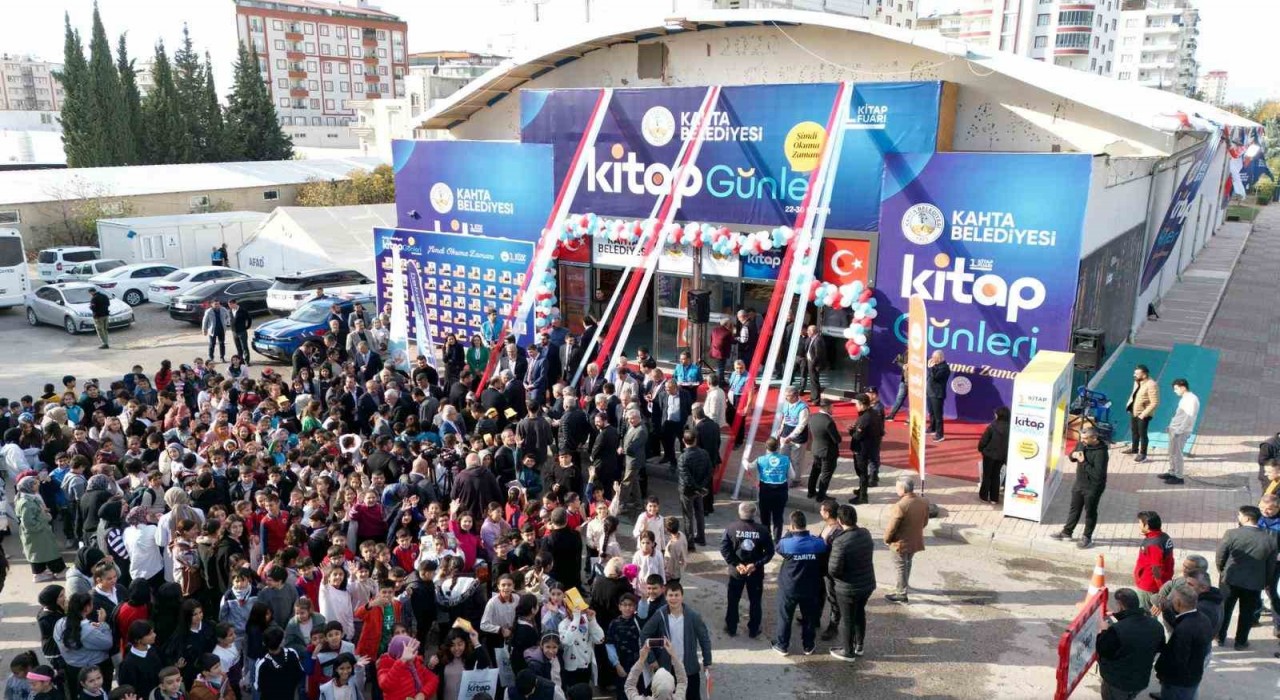 Kahtada ilk Kitap Fuarı açıldı