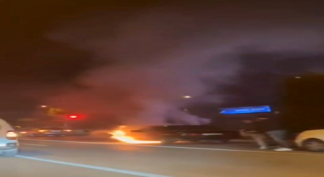 Karabükte seyir halindeki otomobil alev aldı