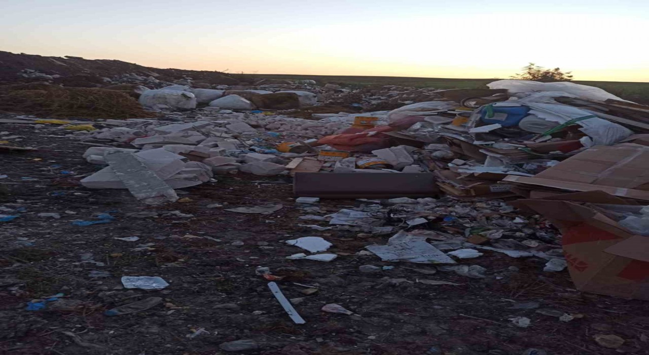 Karamusul Göletine atık döküldü