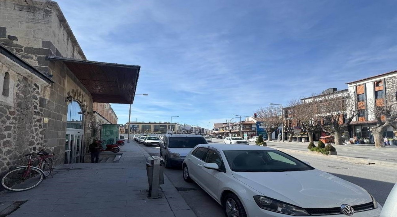 Karapınarda polisten hatalı park denetimleri