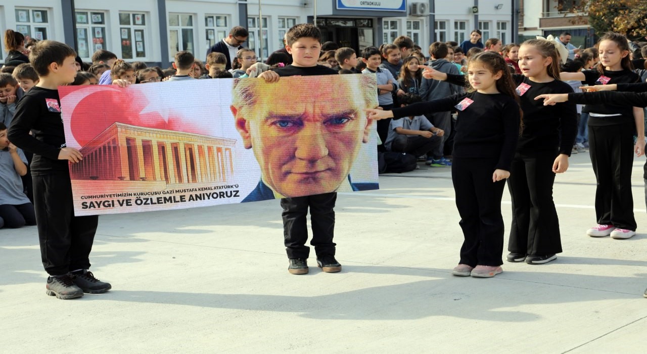 Karasuda duygu dolu 10 Kasım programı