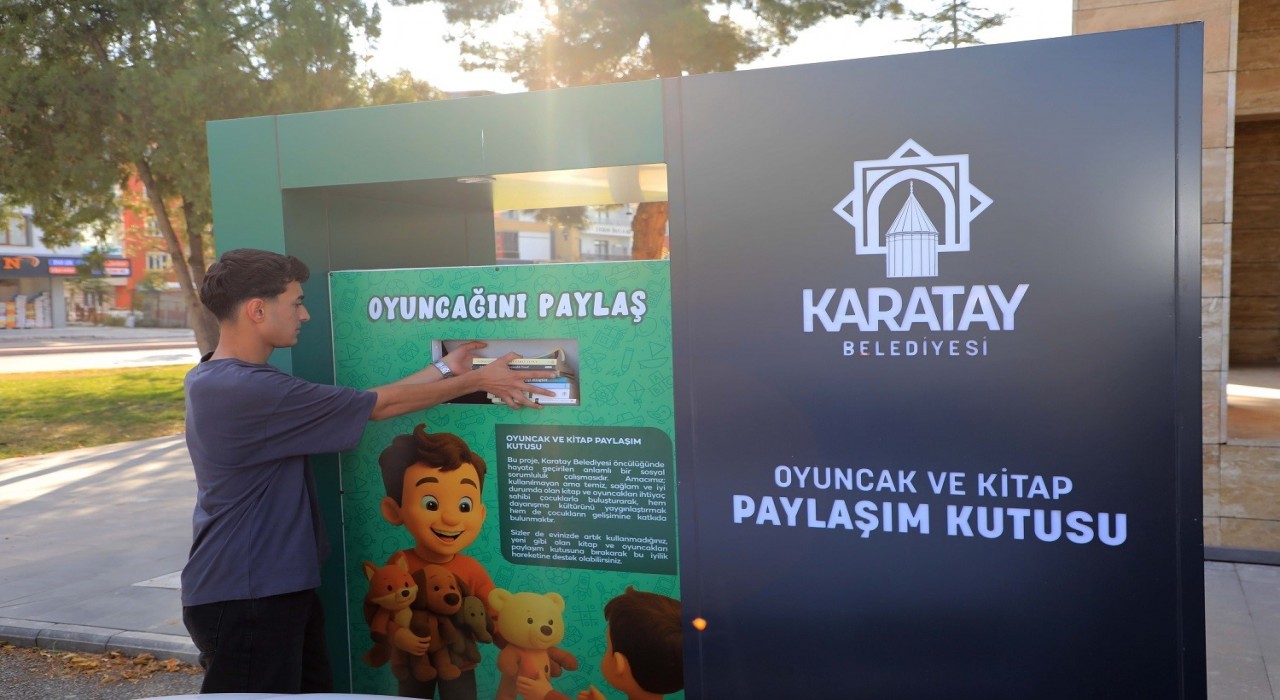 Karatayda oyuncak ve kitap paylaşım kumbaraları hizmette