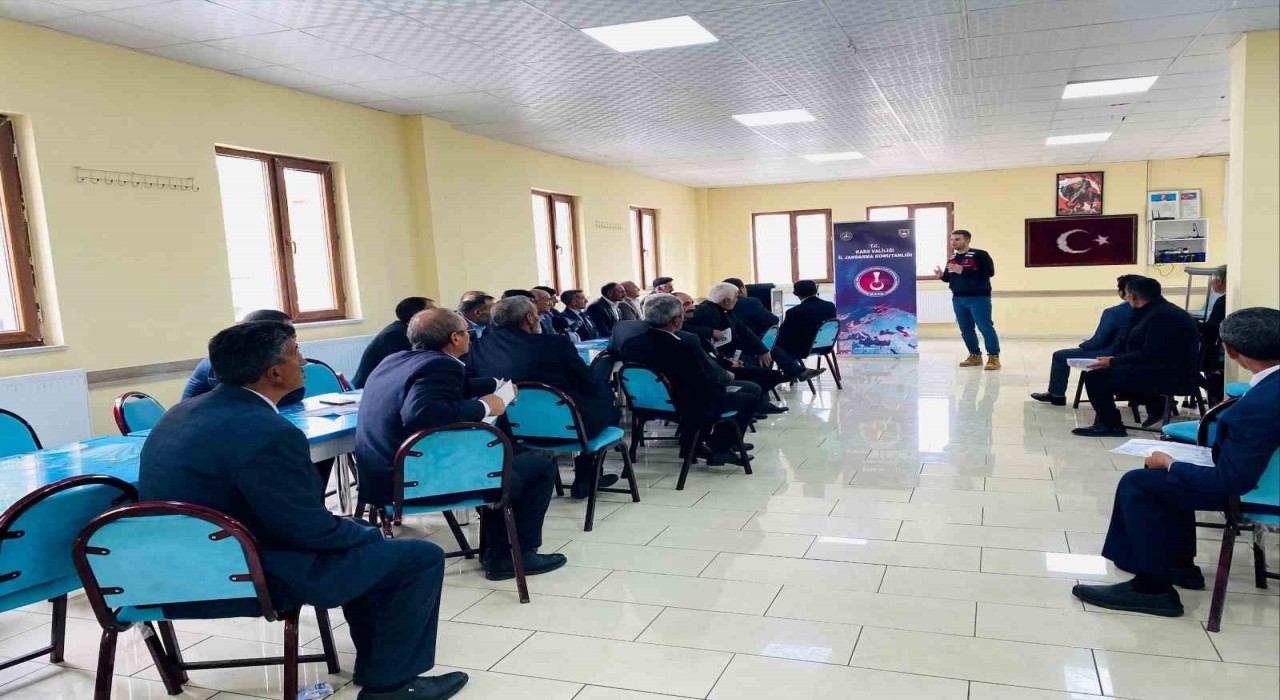 Karsta jandarmadan siber farkındalık eğitimi