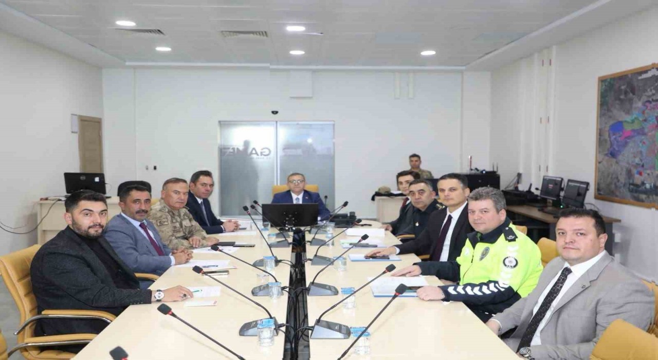 Karsta Karayolları Trafik Levhalarının Sadeleştirilmesi Komisyonu Toplantısı yapıldı