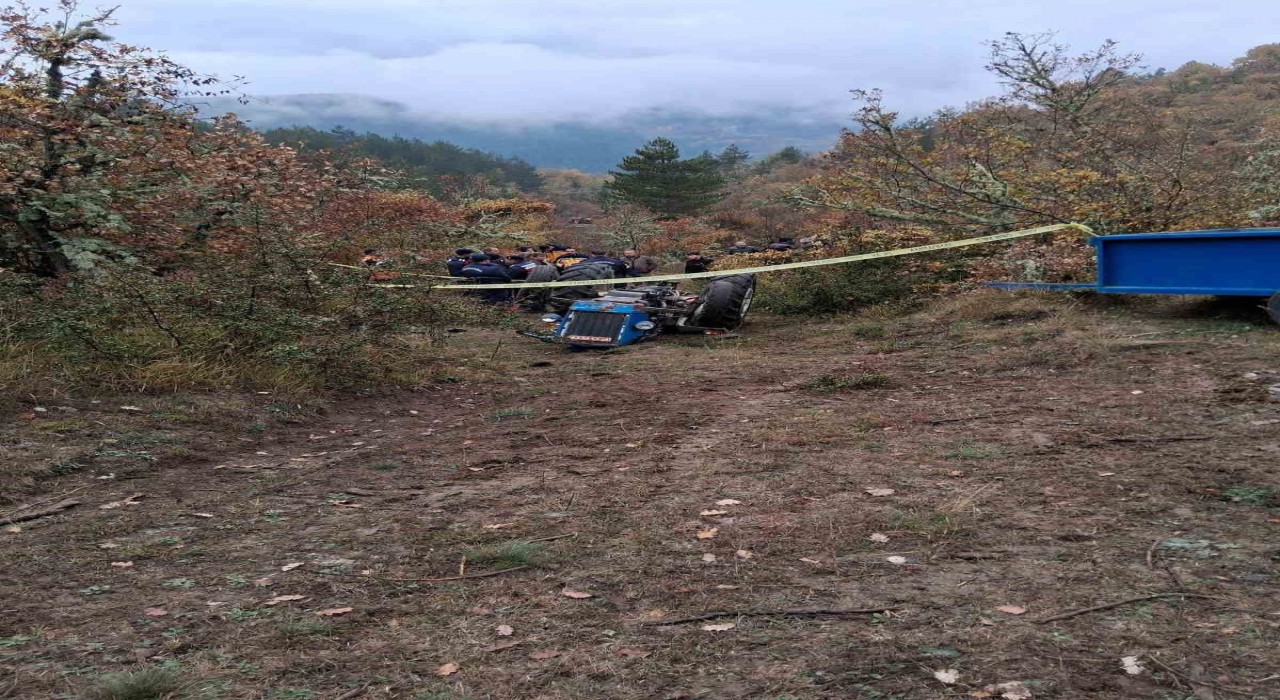 Kastamonuda devrilen traktörün sürücüsü hayatını kaybetti