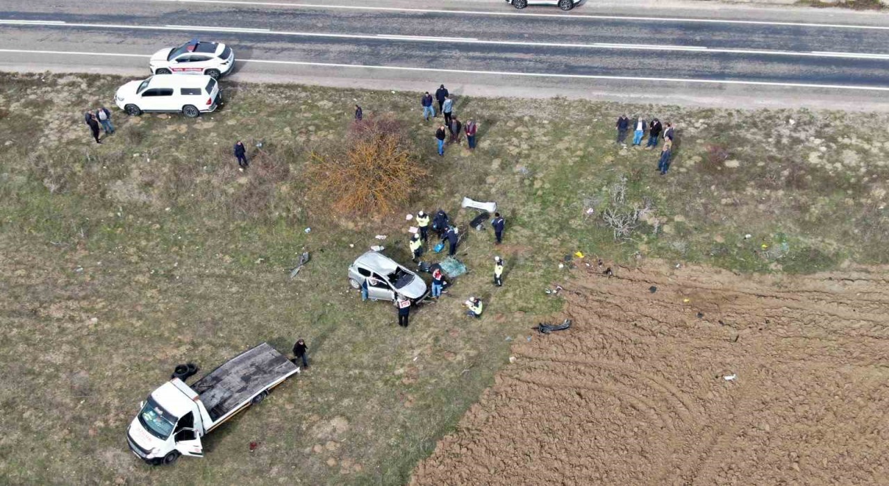 Kastamonuda feci kaza: Takla atan otomobildeki iki kardeş öldü