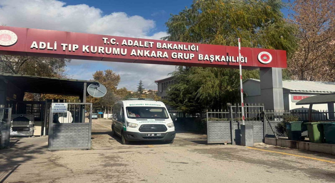 Kastamonuda ölü bulunan anne ile oğlunun Ankaradaki otopsi işlemleri tamamlandı