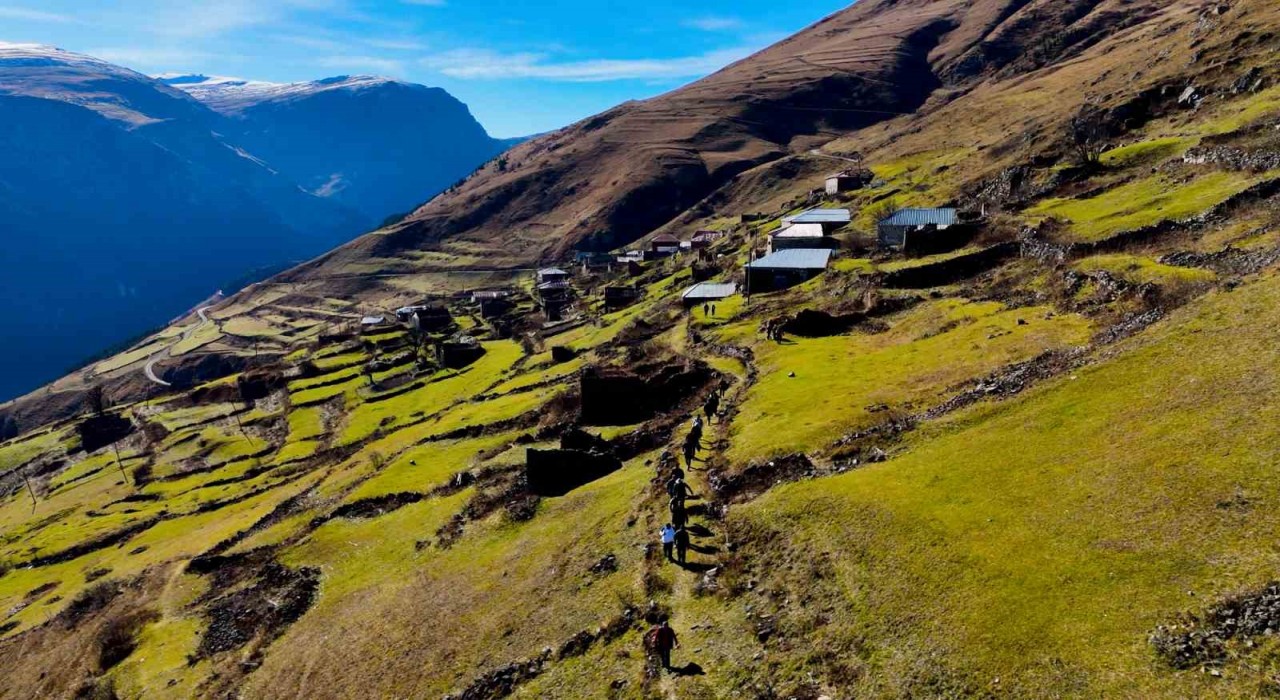 Kayıp Santa Yolunda vefa yürüyüşü