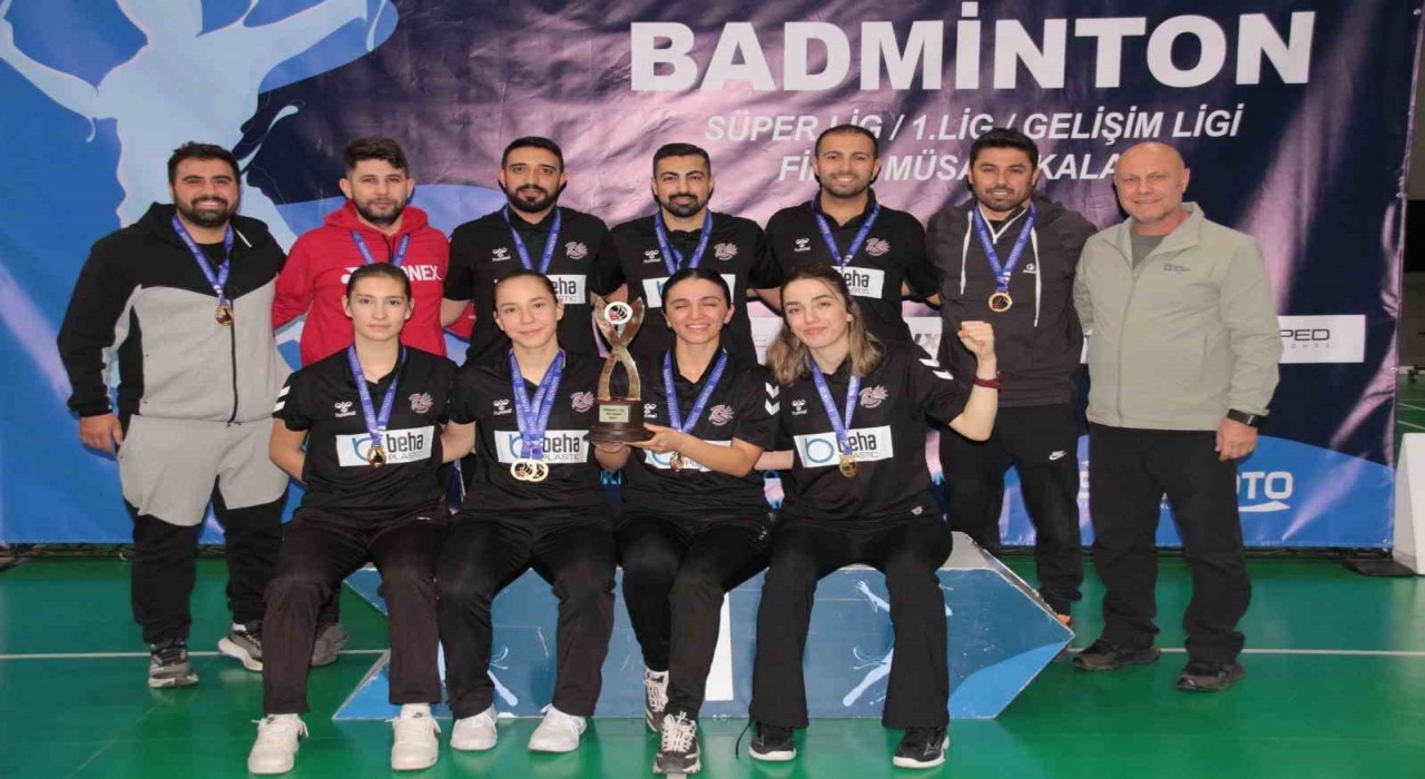 Kayseri Badminton Spor Kulübü namağlup şampiyon