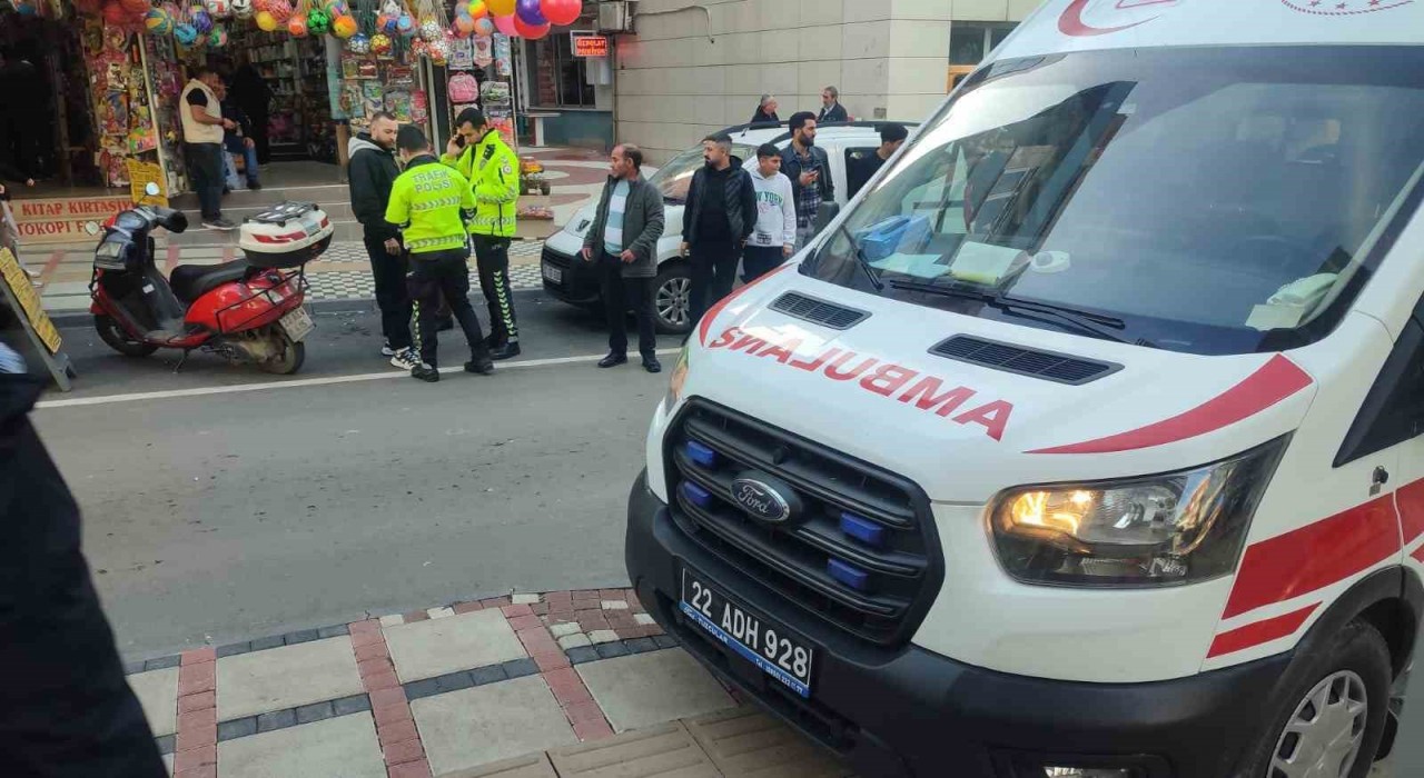 Keşanda motosikletin çarptığı yaya yaralandı