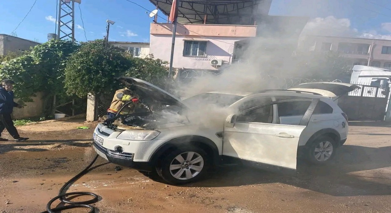 Kırıkhanda cip yandı