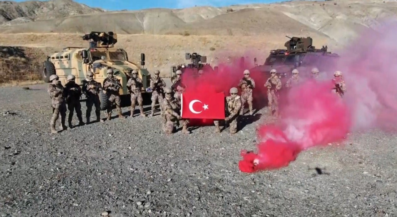 Kırsalda nefes kesen Özel Harekat tatbikatı