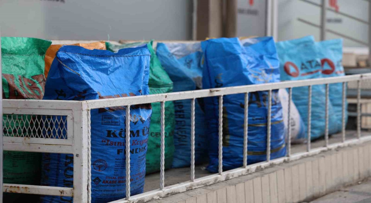 Kırşehirde soğukla birlikte kömür satışları da arttı