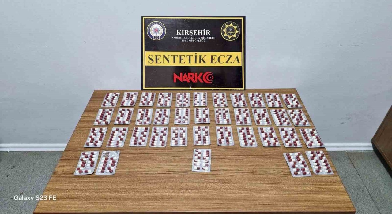 Kırşehirde uyuşturucu operasyonu: 527 adet sentetik hap ele geçirildi