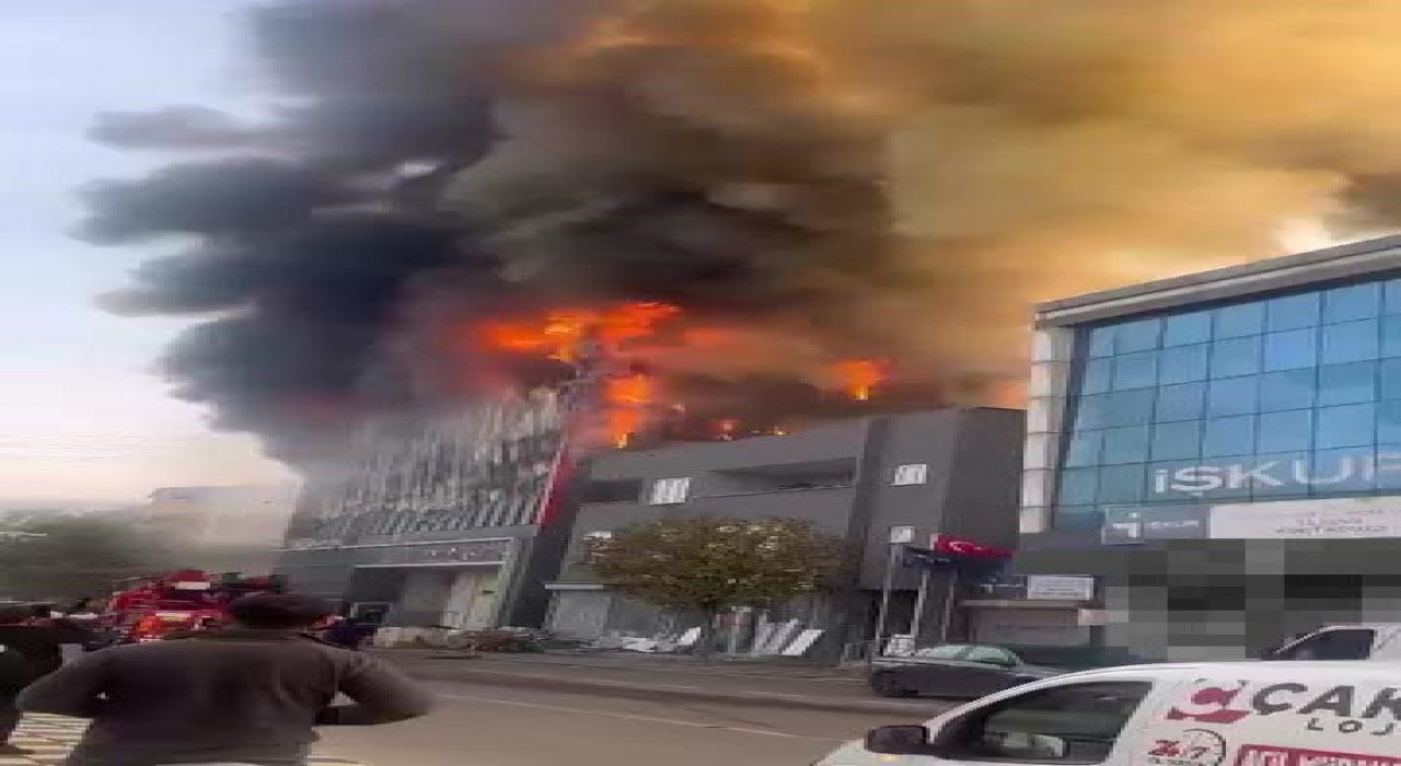 Kocaelide iş yerinde yangın, çok sayıda ekip sevk edildi
