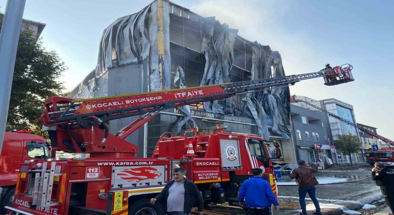 Kocaelide parfüm fabrikası faciası sonrası skandal paylaşımlar: Ölenlere hakaret ve küfür ettiler