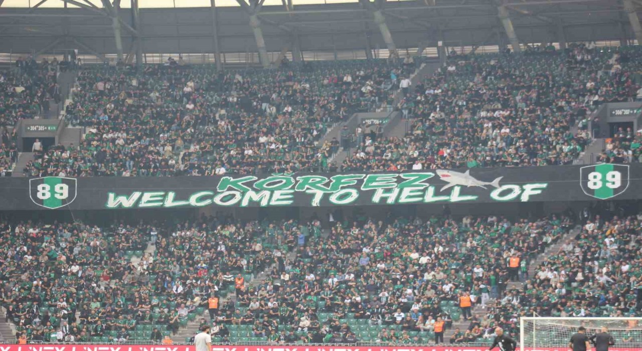 Kocaelispor- Galatasaray maçını 32 bin 18 biletli seyirci izledi