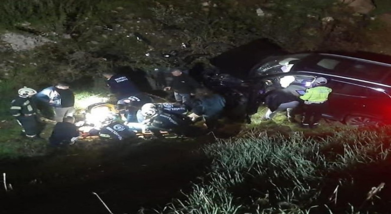 Kontrolden çıkan otomobil uçurumdan aşağıya yuvarlandı