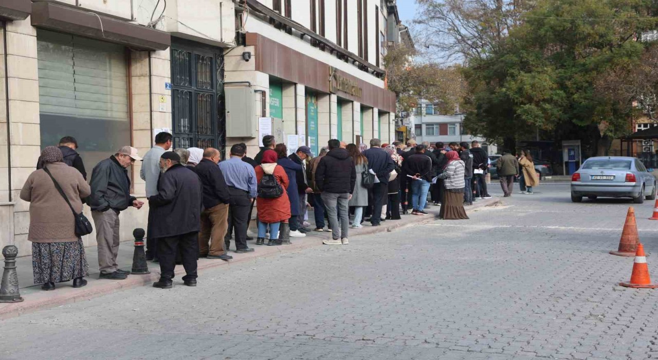 Konyada Yüzyılın Konut Projesine müracaat yoğunluğu
