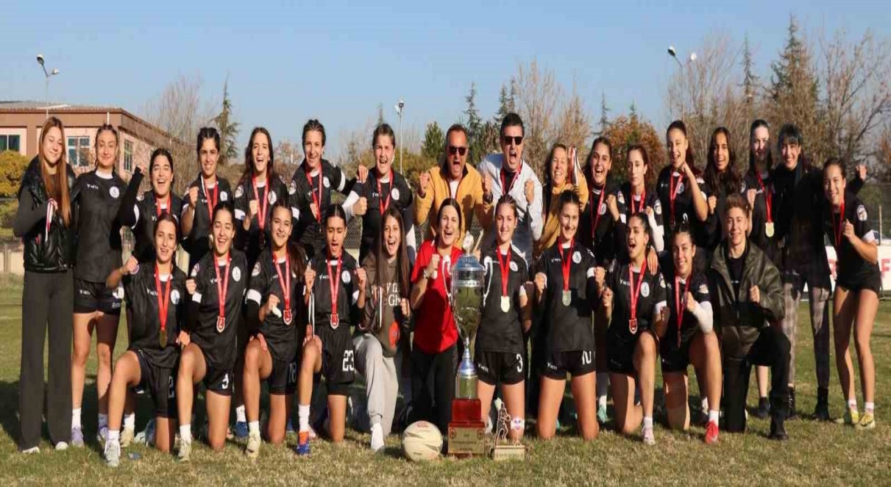 Körfez Gençlerbirliği, ragbide Türkiye şampiyonu oldu