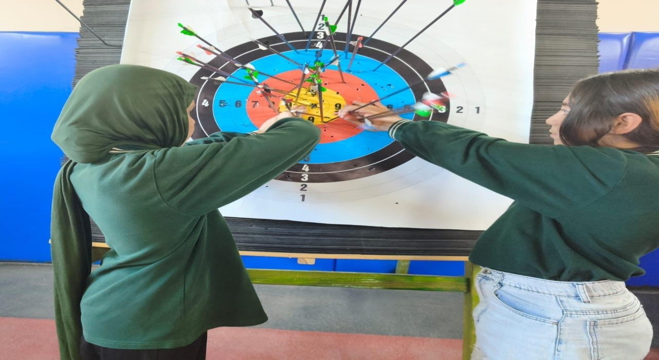 Korkutta okçuluk antrenmanları yoğun katılımla sürüyor