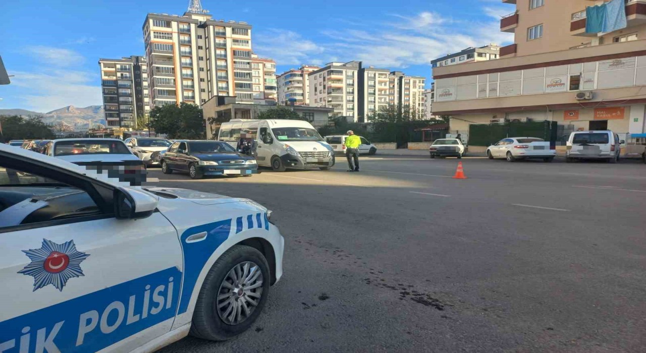 Kozanda Güven Uygulamaları: 3 şahıs yakalandı