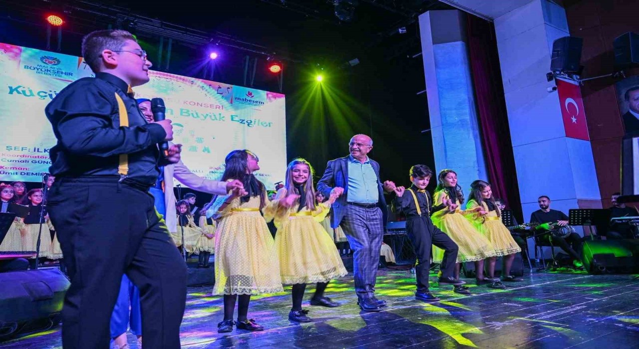 Küçük kalplerden büyük ezgiler