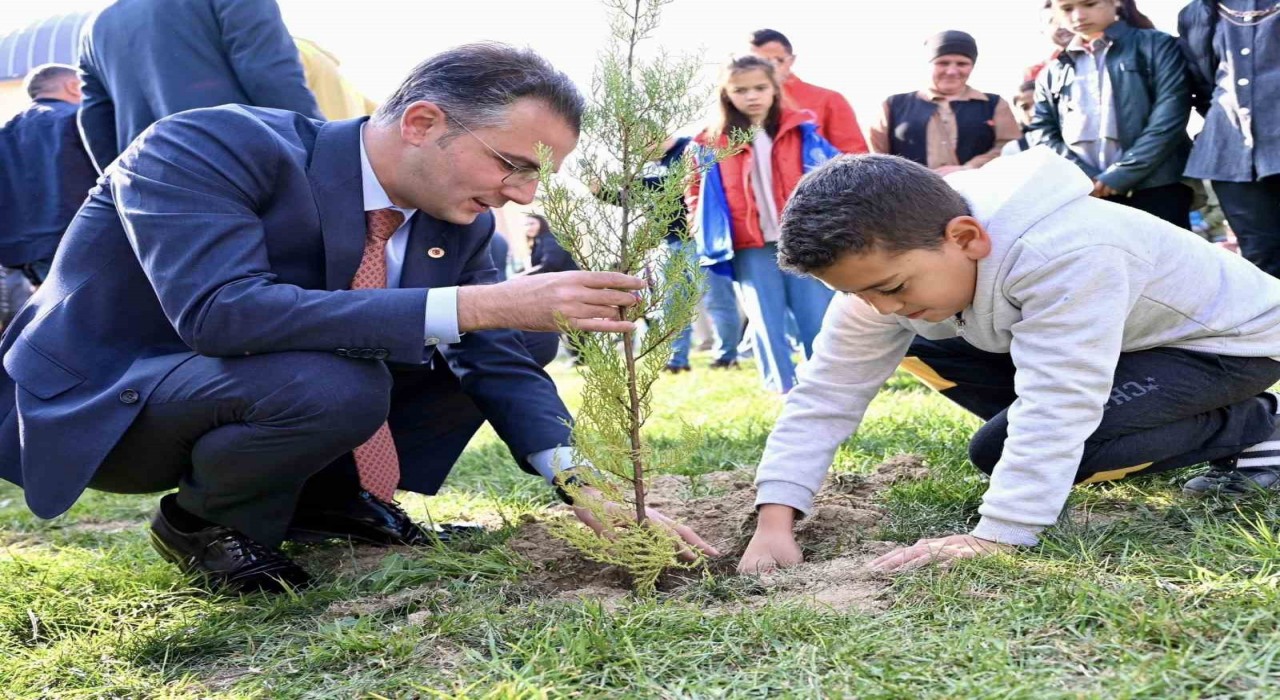 Kulu ve Karapınarda fidanlar toprakla buluştu