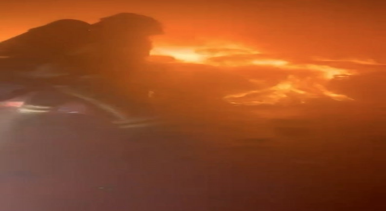 Kuruyemiş fabrikasında korkutan yangın 16 itfaiye aracı seferber oldu