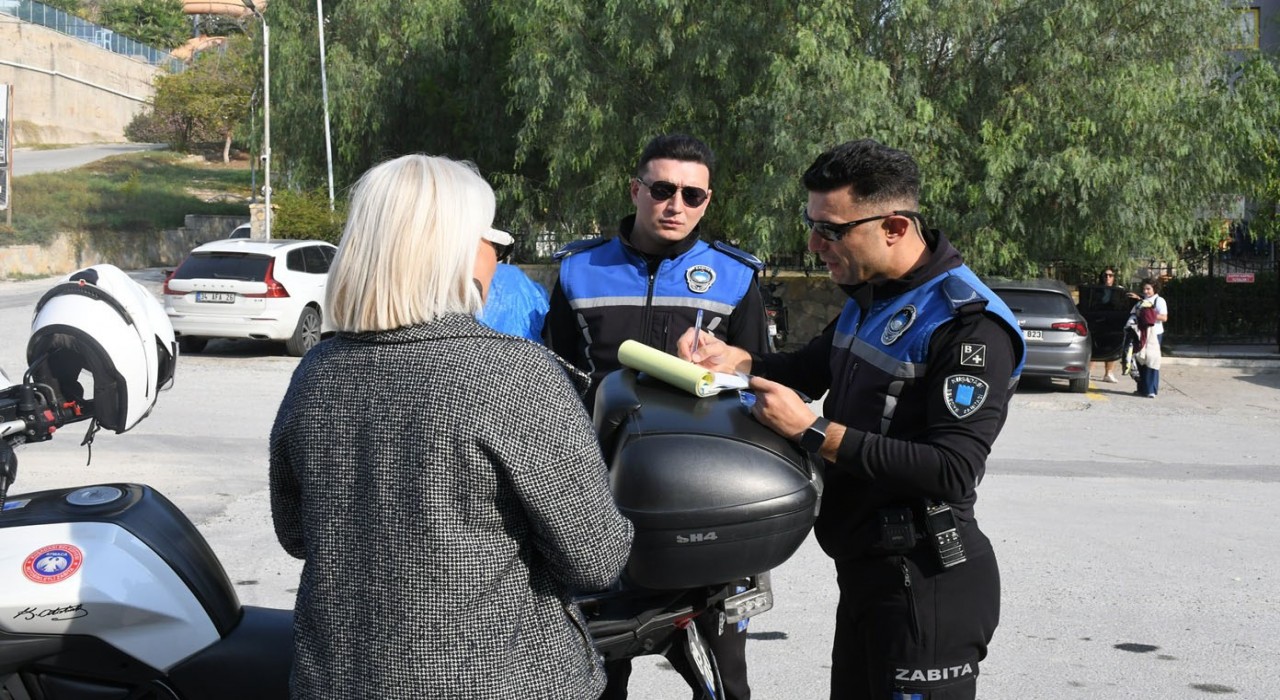 Kuşadası Belediyesinden ‘Çöp çıkarma saatlerine sıkı denetim