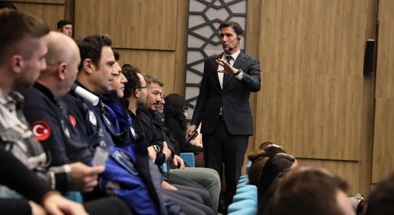 Kütahya Belediyesinden personeline Etkili İletişim Davranış Biçimleri eğitimi