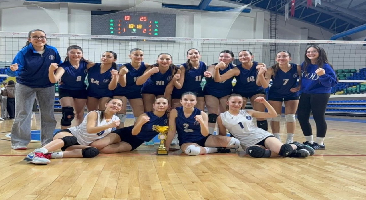 Kütahya Belediyespor Genç Kız Voleybol Takımı şampiyon oldu