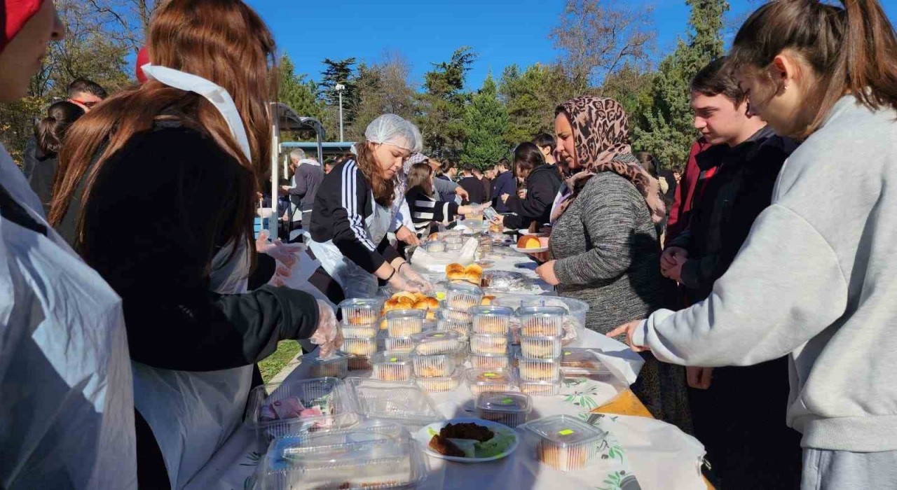 Kütahya Kılıçarslan Anadolu Lisesinden Gazzeye destek