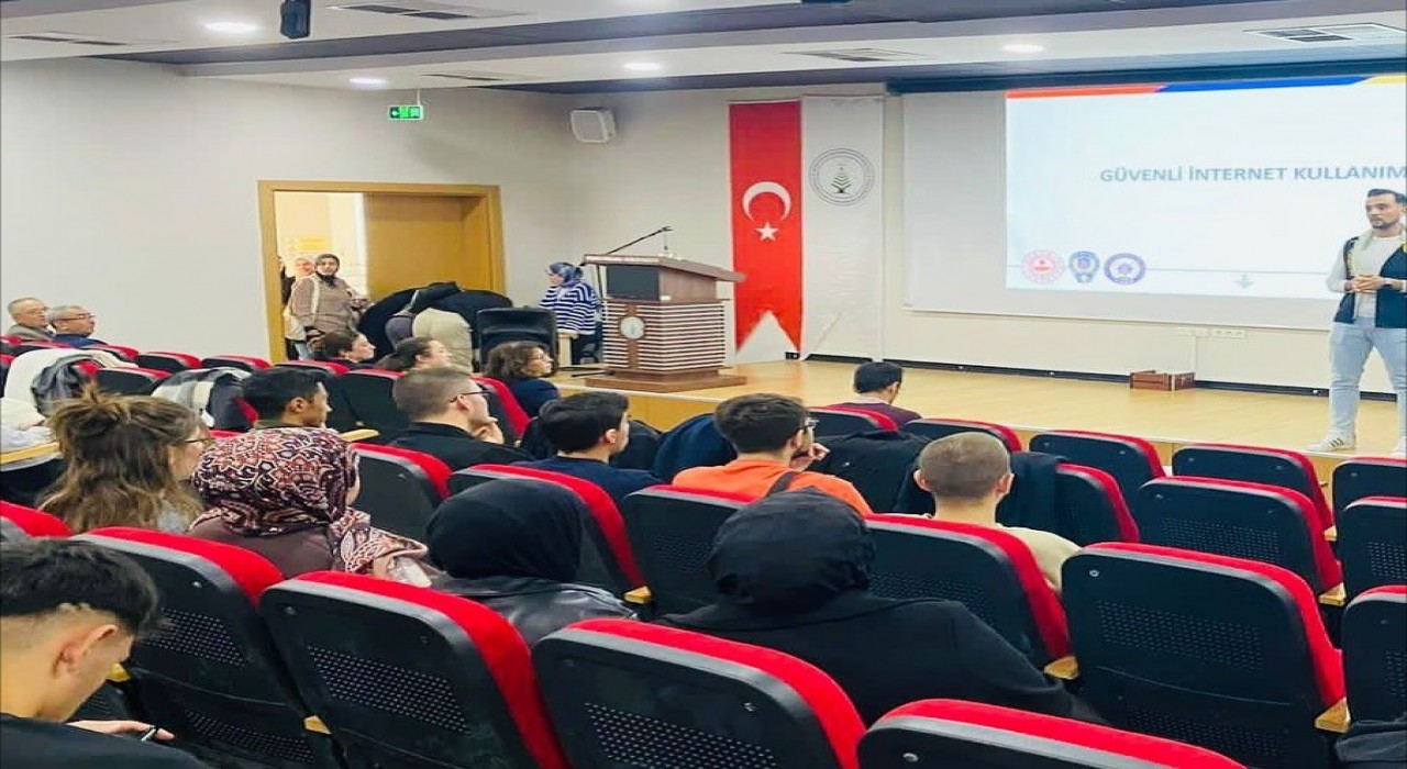 Kütahyada öğrencilere siber güvenlik ve bilinçli internet kullanımı semineri