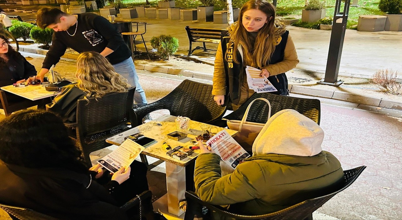 Kütahyada vatandaşlar siber suçlara karşı bilgilendirildi