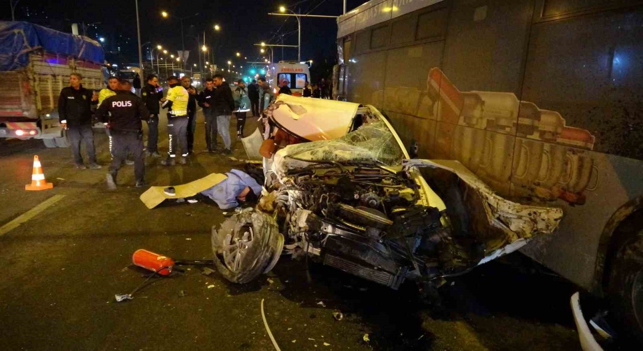 Malatyada feci kaza: 2 ölü, 3 yaralı