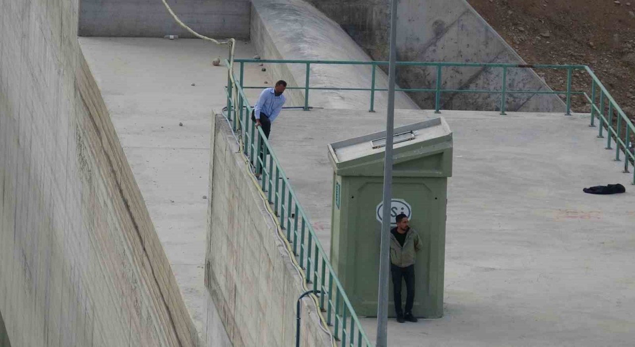 Malatyada intihar girişimini polis engelledi