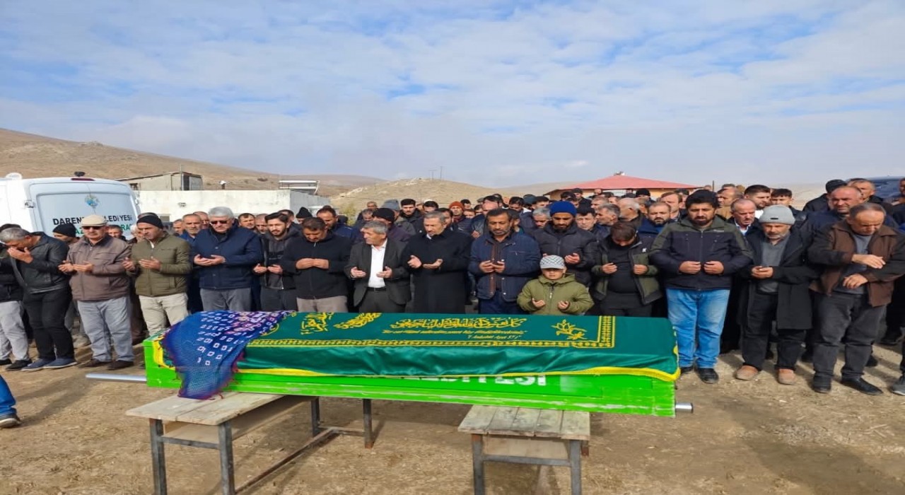 Malatyada kayıp olarak aranırken ölü bulunan kadın defnedildi
