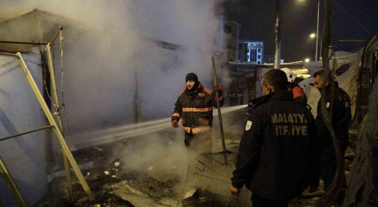 Malatyada konteyner çarşıda yangın: 1 yaralı