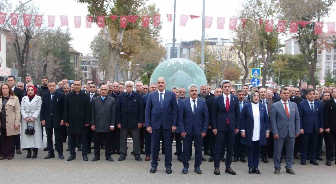 Malatyada Öğretmenler Günü Kutlanıyor