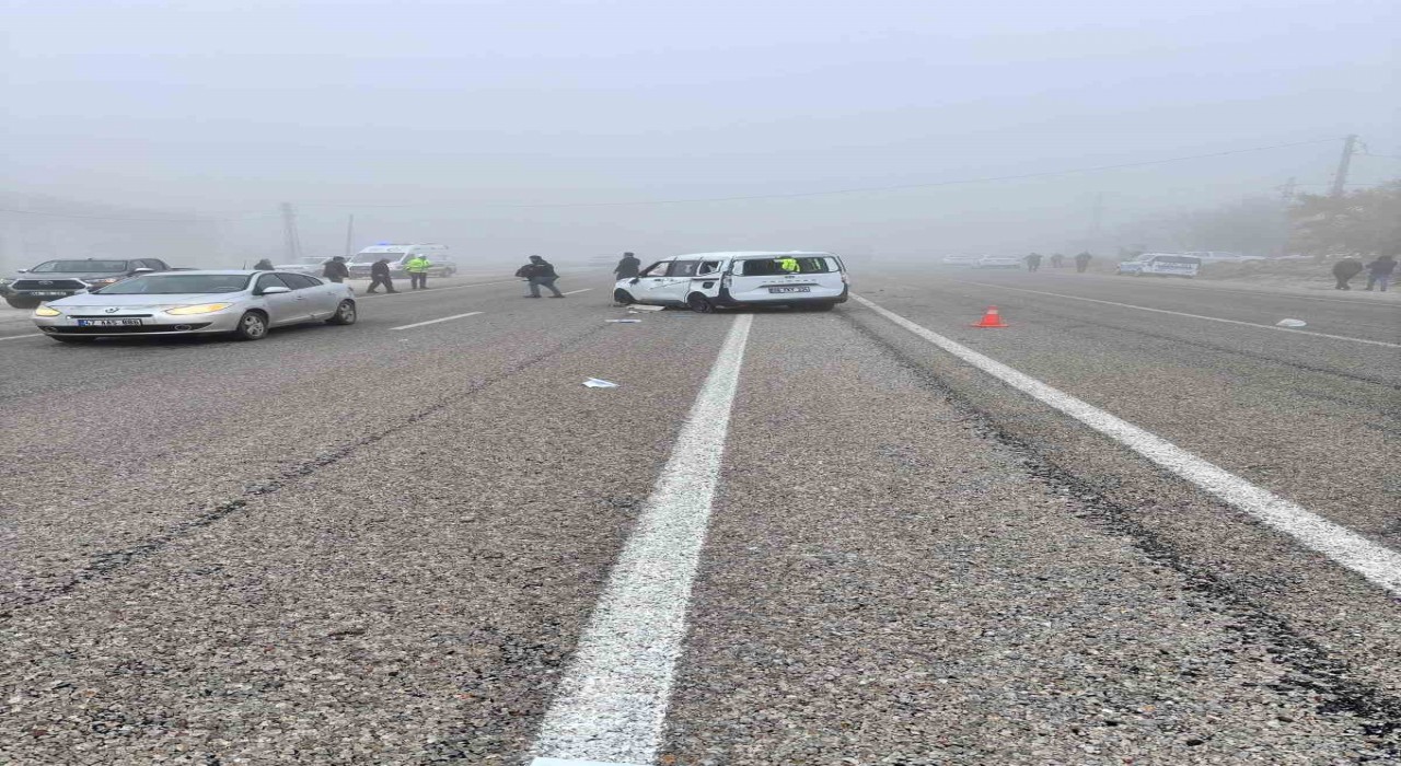 Malatyada otomobil ile hafif ticari araç çarpıştı: 1 yaralı