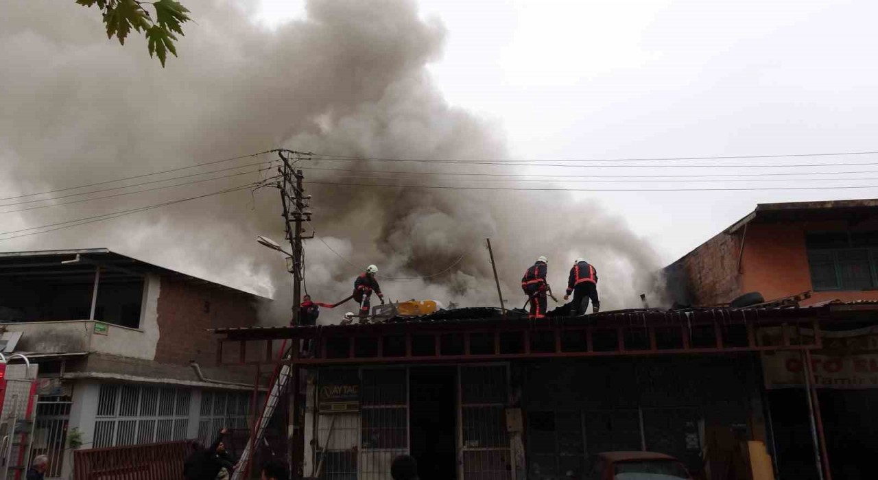 Malatyada sanayi sitesindeki yangın kontrol altına alındı