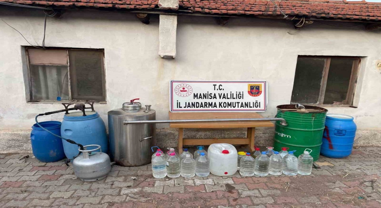 Manisada 112 litre sahte içki ele geçirildi