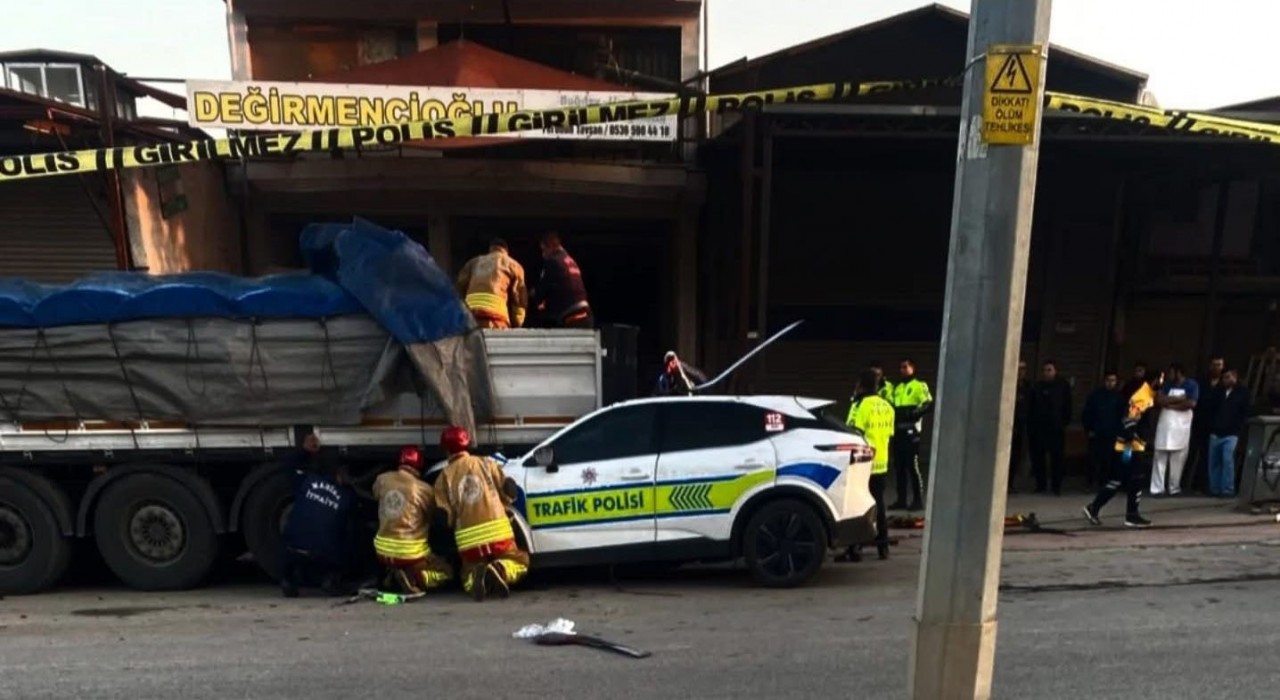 Manisade 1 polisin şehit olduğu kaza kamerada