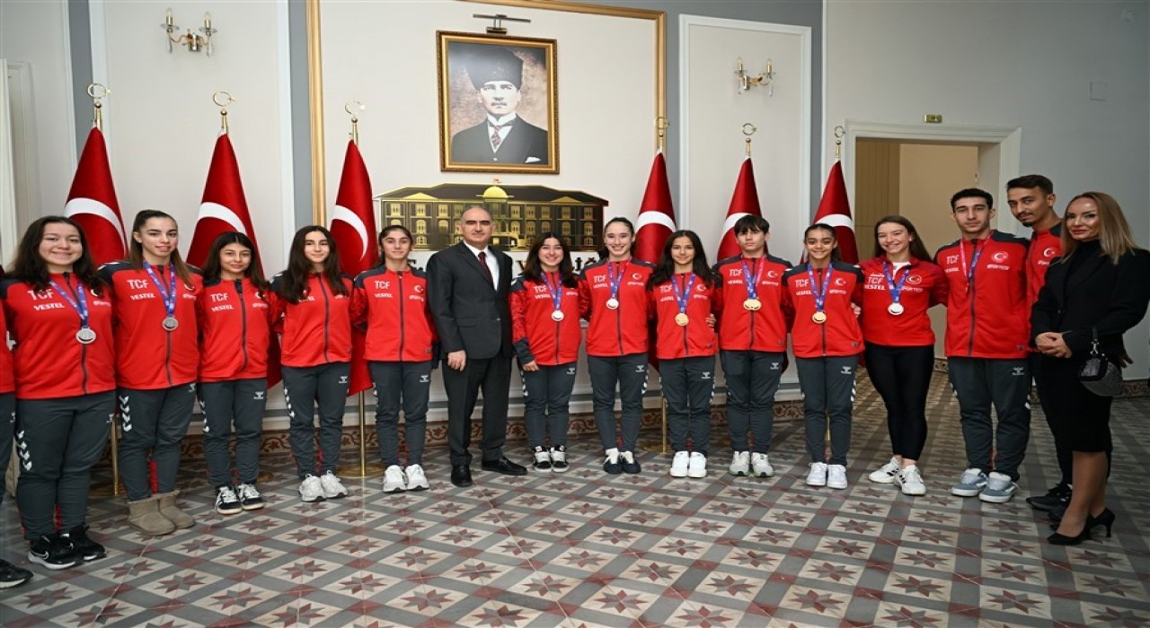 Manisanın altın çocukları Avrupadan zaferle döndü