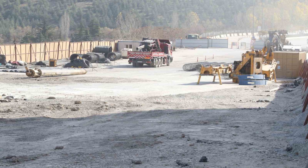 Mansur Yavaşın temelini attığı Mamak metrosu ortada kaldı
