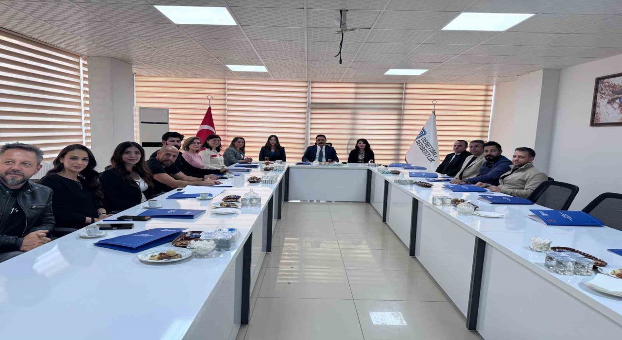 Mardinde denetimli serbestlik yükümlüleri ünlü oyuncularla buluştu