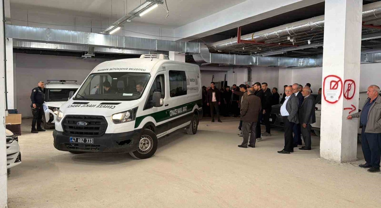 Mardinde evde ölü bulunan aileden anne ve kızının cenazeleri Vana gönderildi